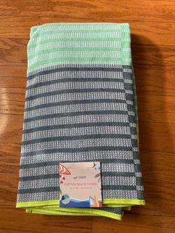 NWT Trodent 100% cotton Beach Towel size 40x 72”