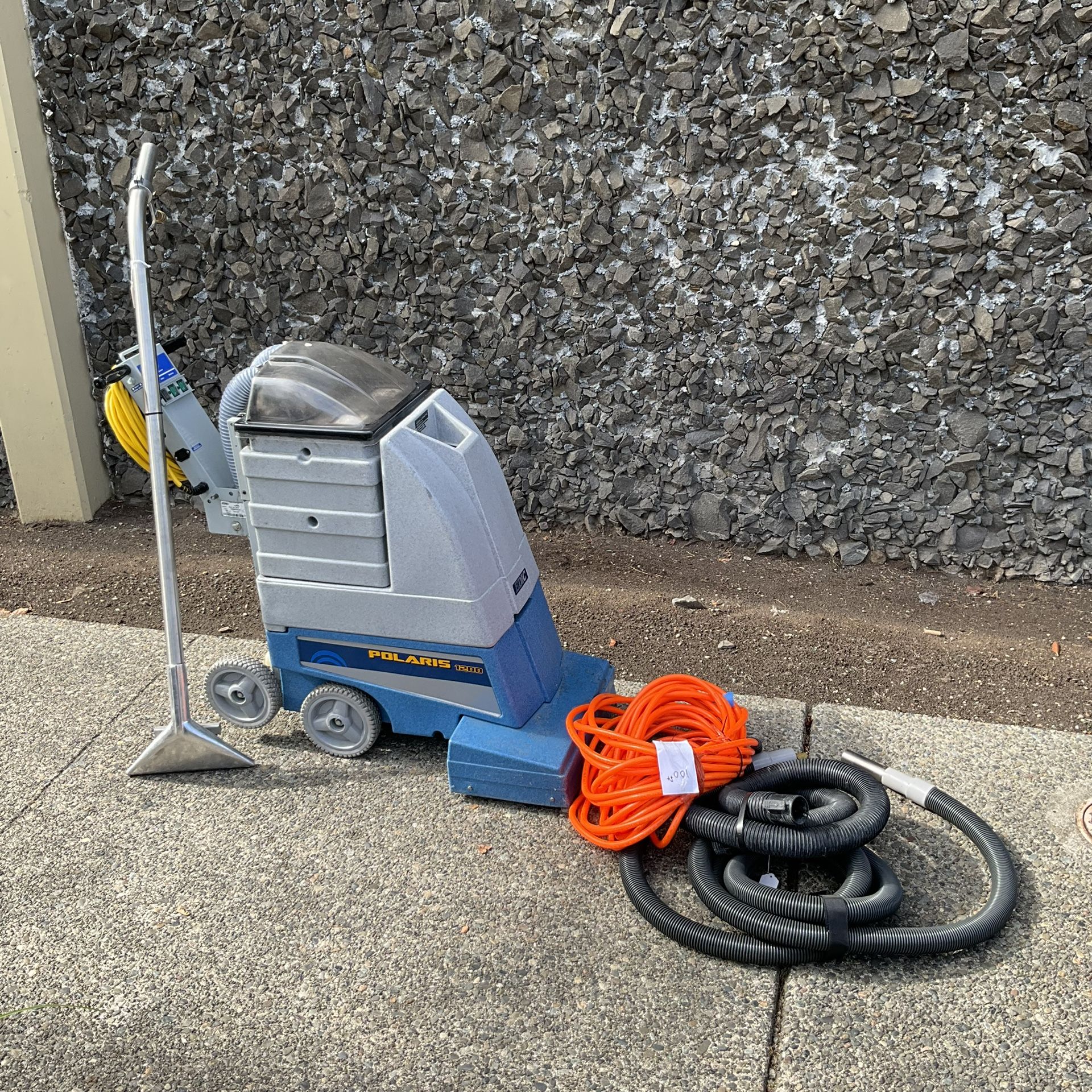 EDIC Polaris 1200 12-Gal Self-Contained Carpet Scrubbing Extractor w/Carpet Wand