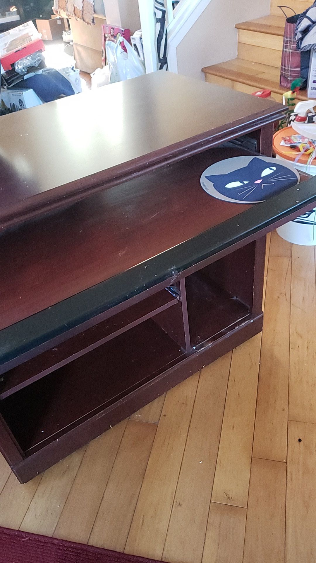 Free Rolling mobile desk with pullout keyboard shelf