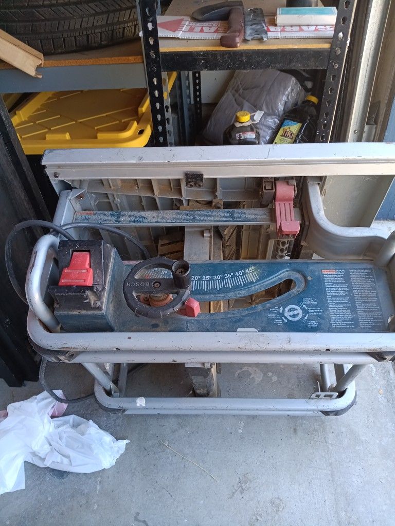 Bosch Table Sawĺ