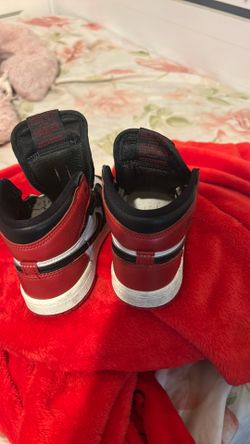 Unos  zapatos originales