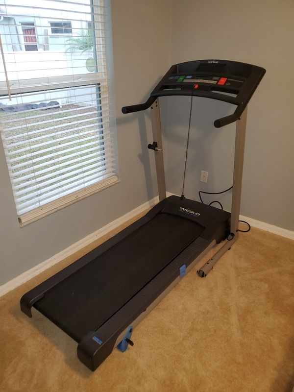 weslo cadence g40 treadmill spacesaver for Sale in Riverview, FL - OfferUp