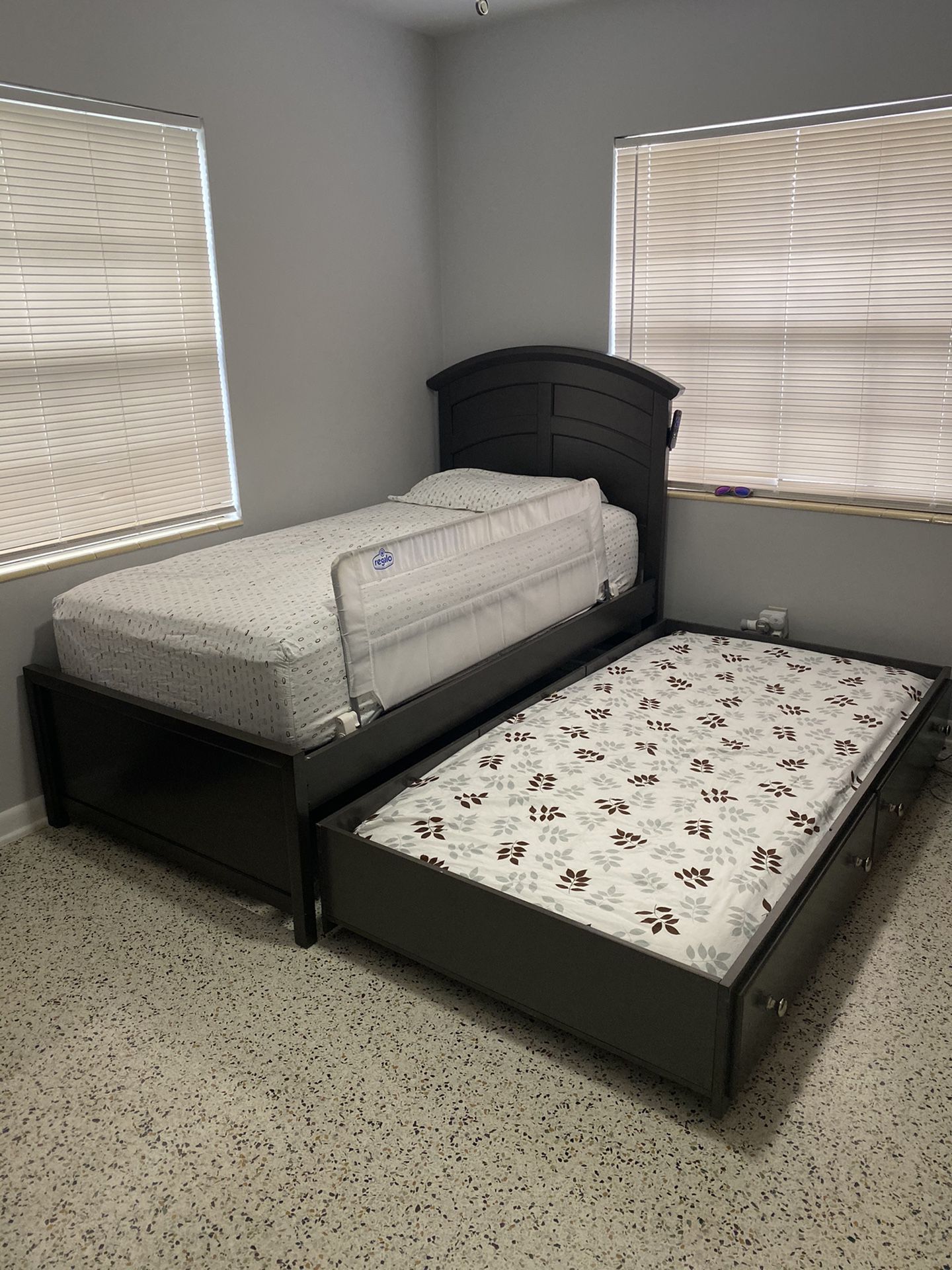 Twin Trundle Beds with Trundle Mattress
