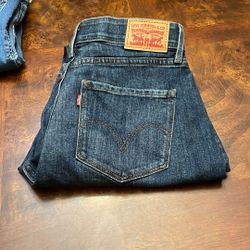 Levi's 525 Perfect Waist Straight Leg Women's Blue Jeans Size 8  Stretch