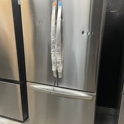 Lg Plain Face French Door Counter Depth Refrigerator With Water And Ice - 26.5 Cu