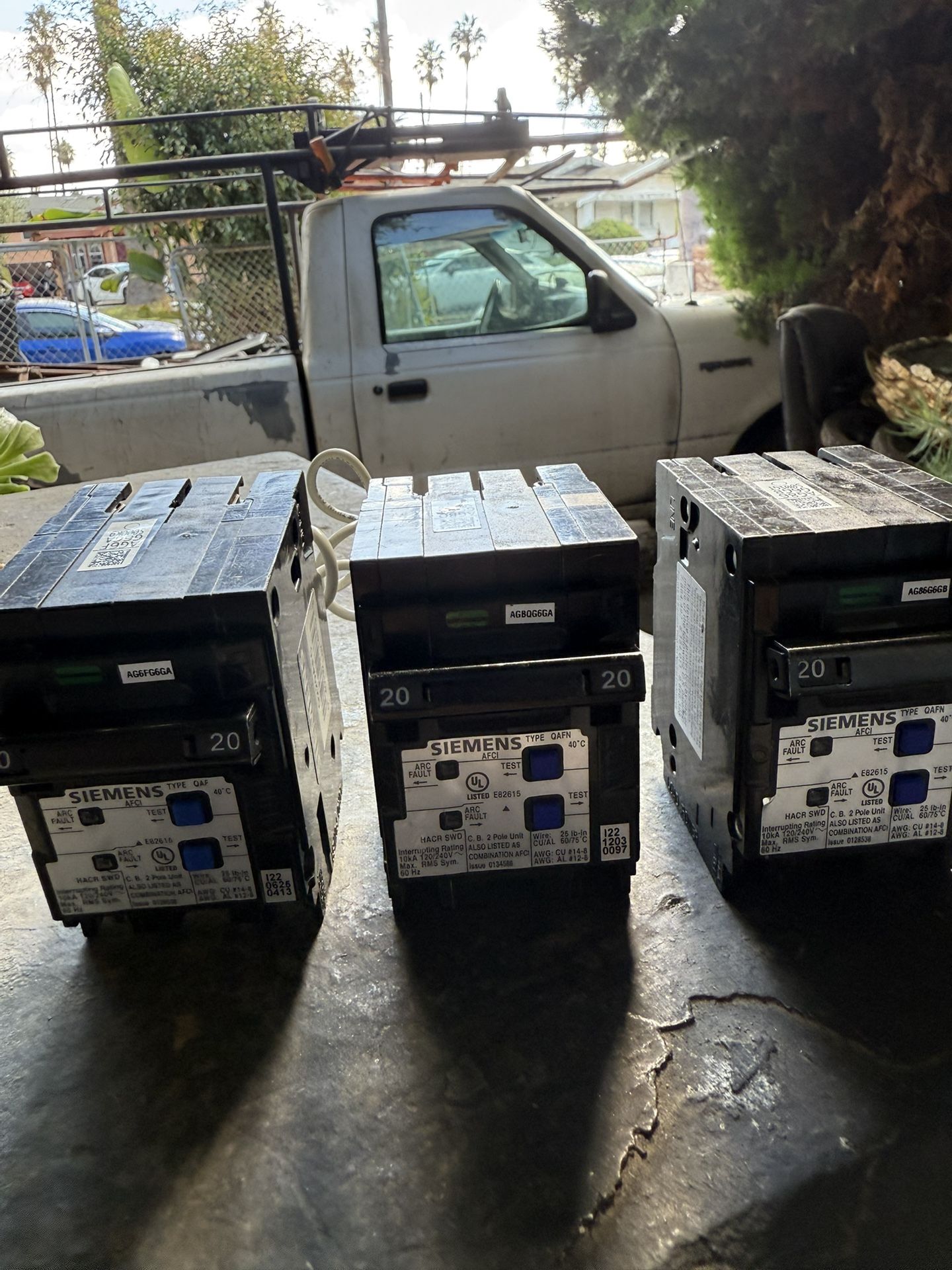 20 amp breakers