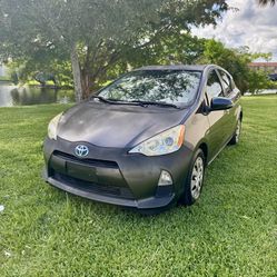 TOYOTA PRIUS C 2014 !!
