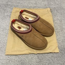 UGG’s Tasman Chestnut Red Trim Size 8 In Women’s