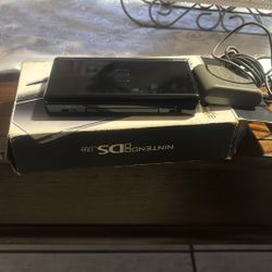 Nintendo DS Lite With Pokémon White