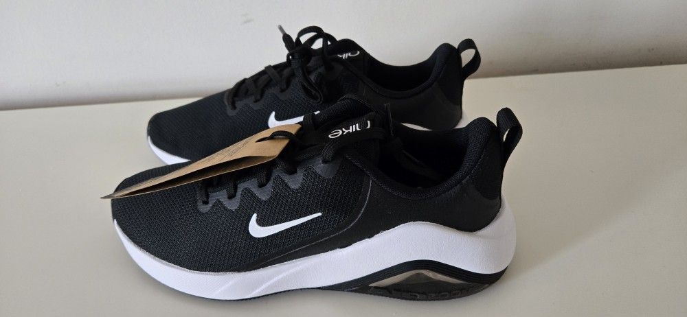 Nike Bella Women Workout Shoes Size US 7