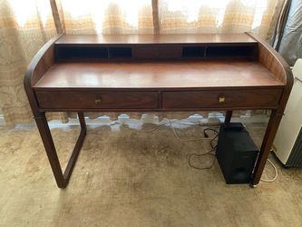 Mahogany Desk (Vintage)