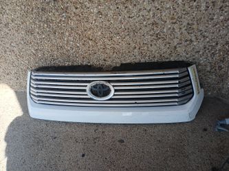 2014-17 Toyota Tundra Grill
