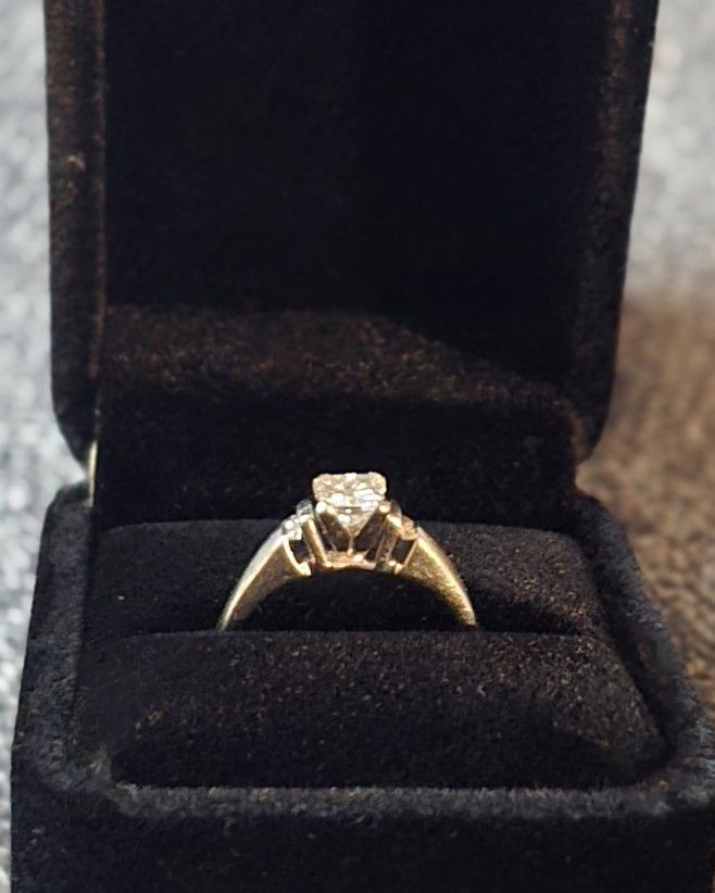 Jared natural princess cut diamond ring