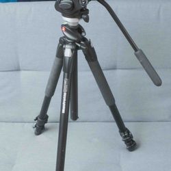 Manfrotto 190XPROB tripod with 701HDV Head