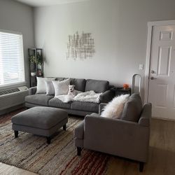 *MOVING SALE - EVERYTHING MUST GO* Gently Used Couch Still In Great Condition