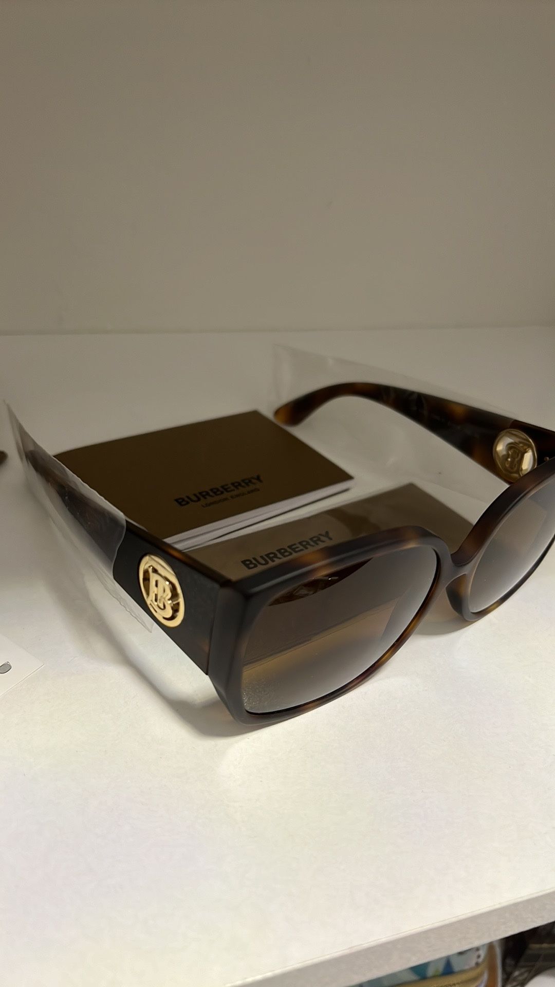 Burberry Sunglasses 100% Authentic 