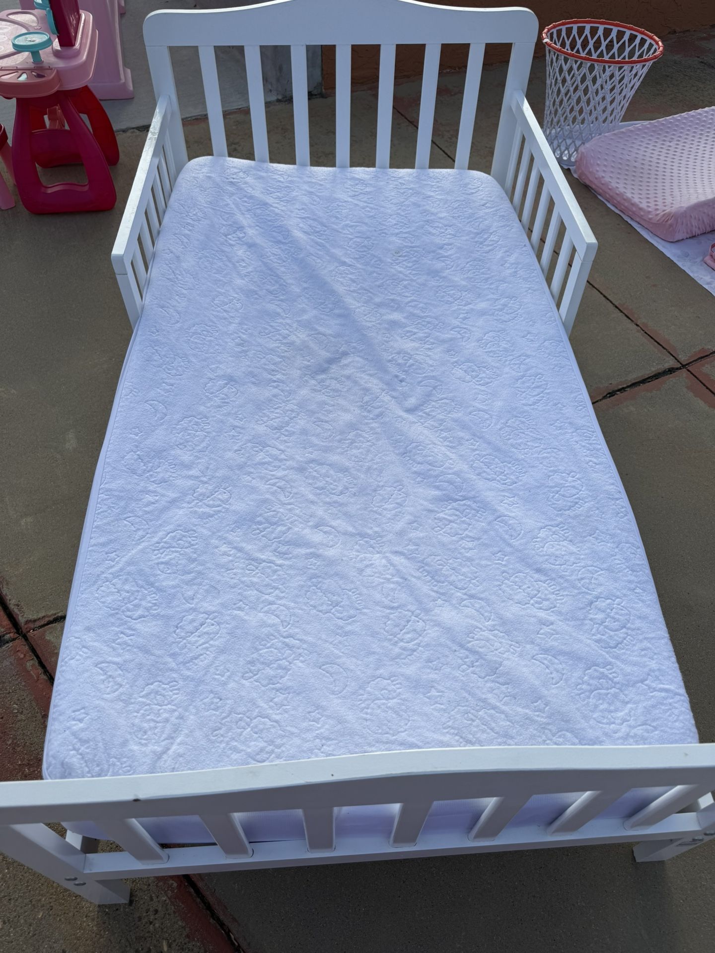Toddler Bed With Mattress And Mattress Protector