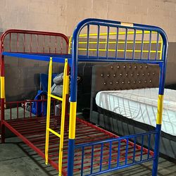 Metal bunk bed