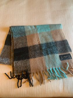 NEW Artiza warm long scarf