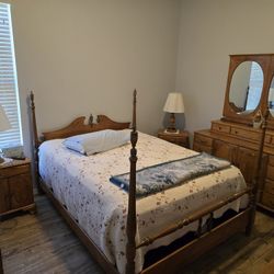 Vintage Queen Bed Set