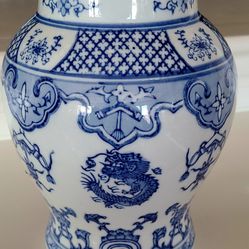 Vintage Chinoiserie Vase 