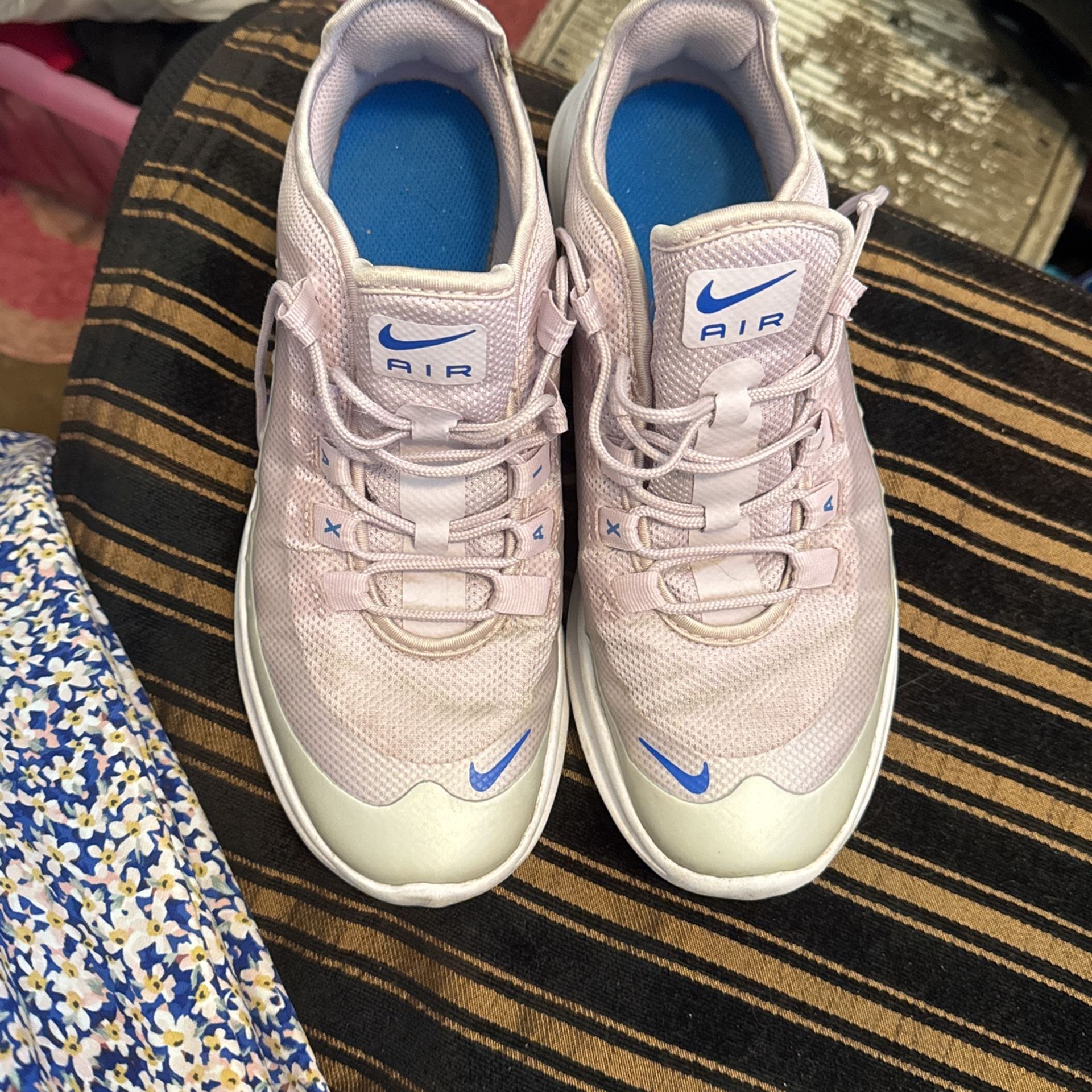Nike Size Us 6 Y