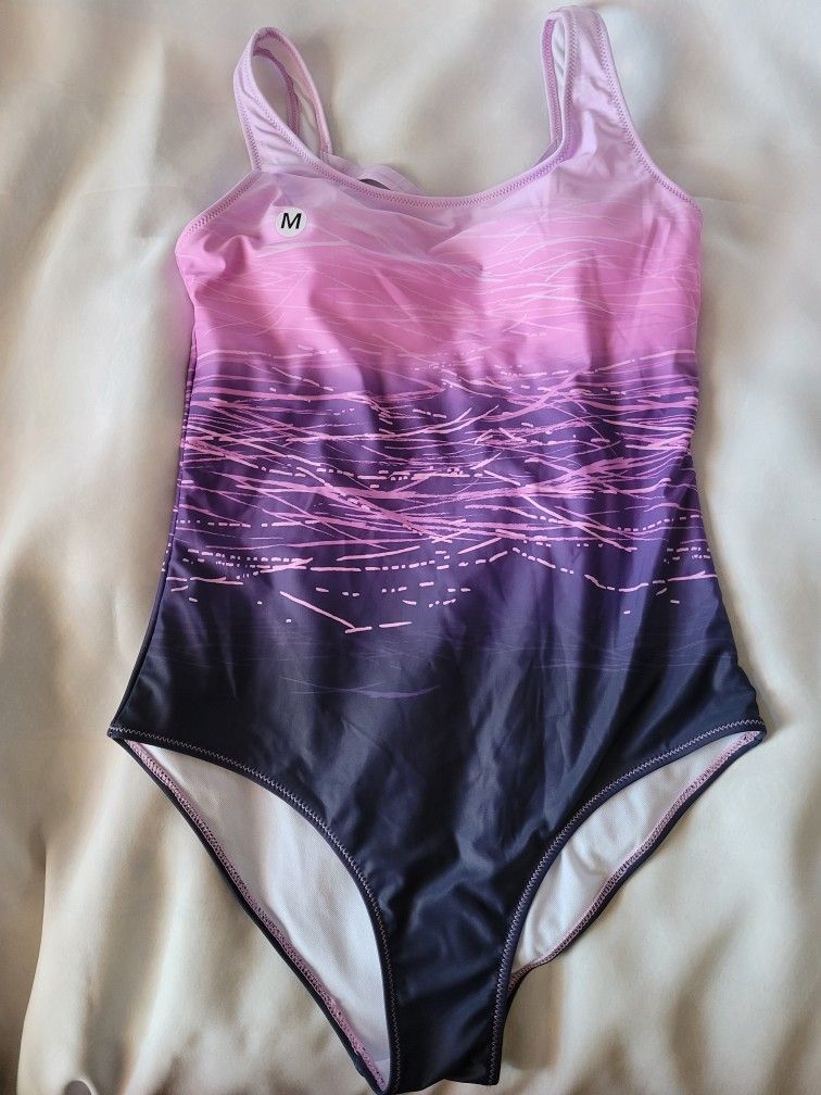 *NEW**CUTE Color block print one piece swimsuit! **Size M** w/reusable waterproof gift bag!*