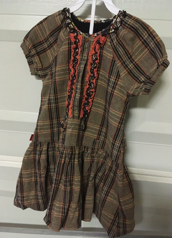 Dress girl size 5 great condition
