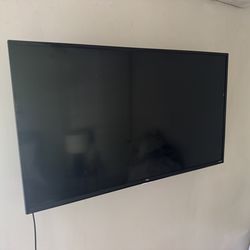 TCL 40” Roku Smart TV (Model 40S355) – Excellent Condition