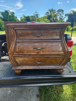 Soild wood side table. Great condition