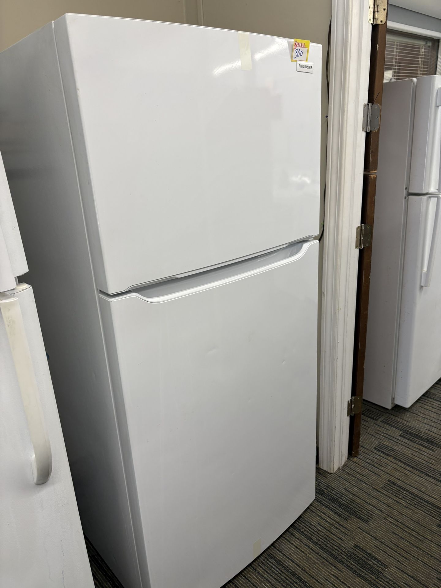 Frigidaire Fridge 33w