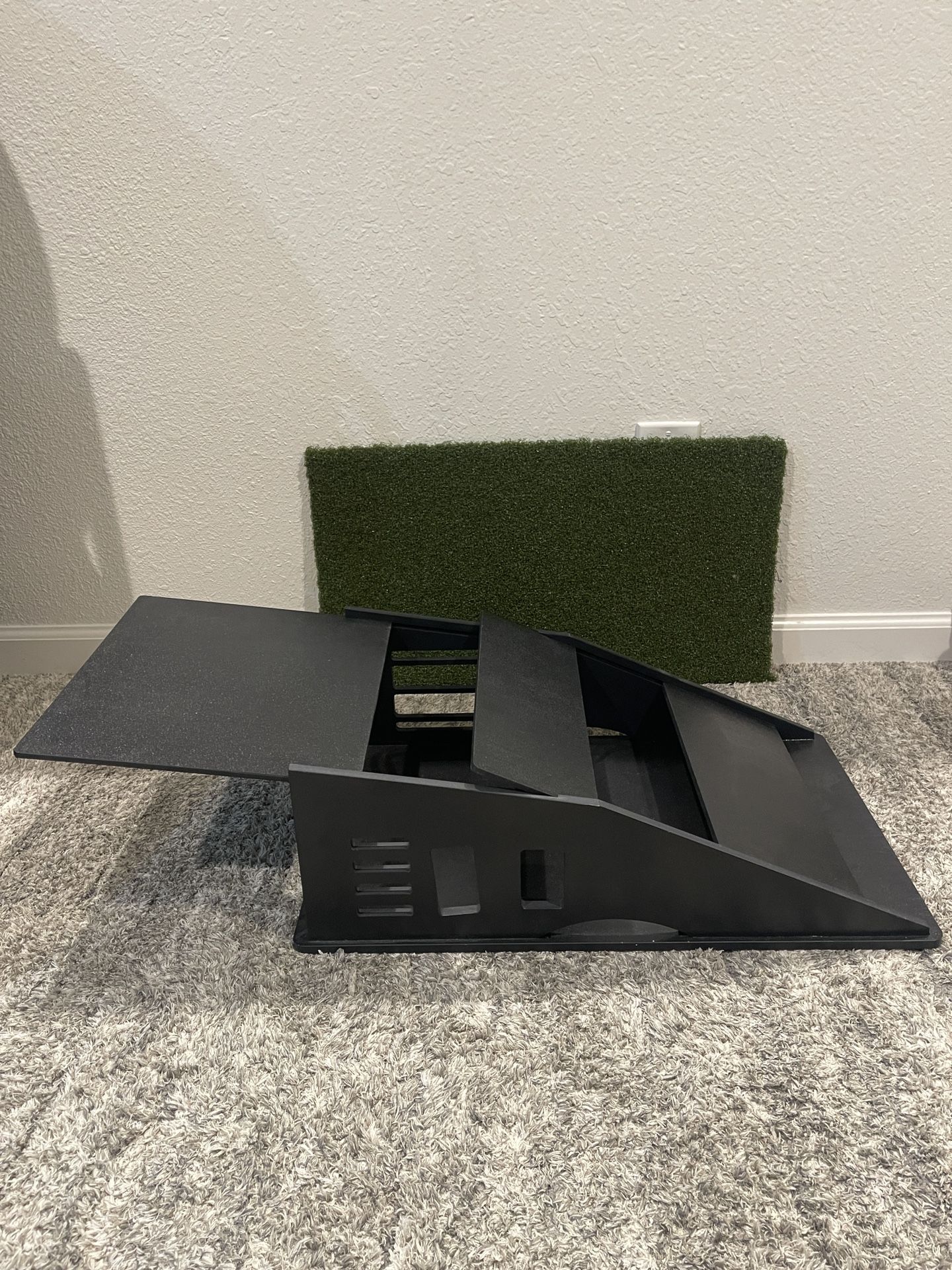Projector Floor Enclosure Golf Simulator