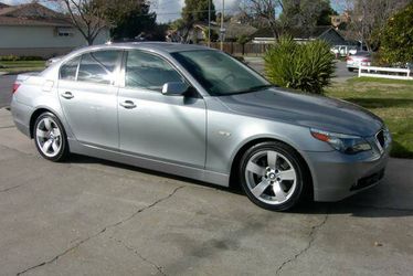 2005 BMW 525i FOR PARTS