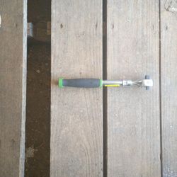 Extends. To 13-1/2". 