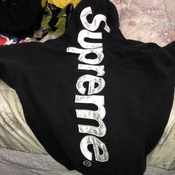 Hoodie real 100 bucks