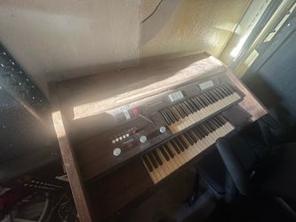 Baldwin Electric Organ — Turns on but not sure if fully works