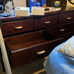 Dresser And Nitestand