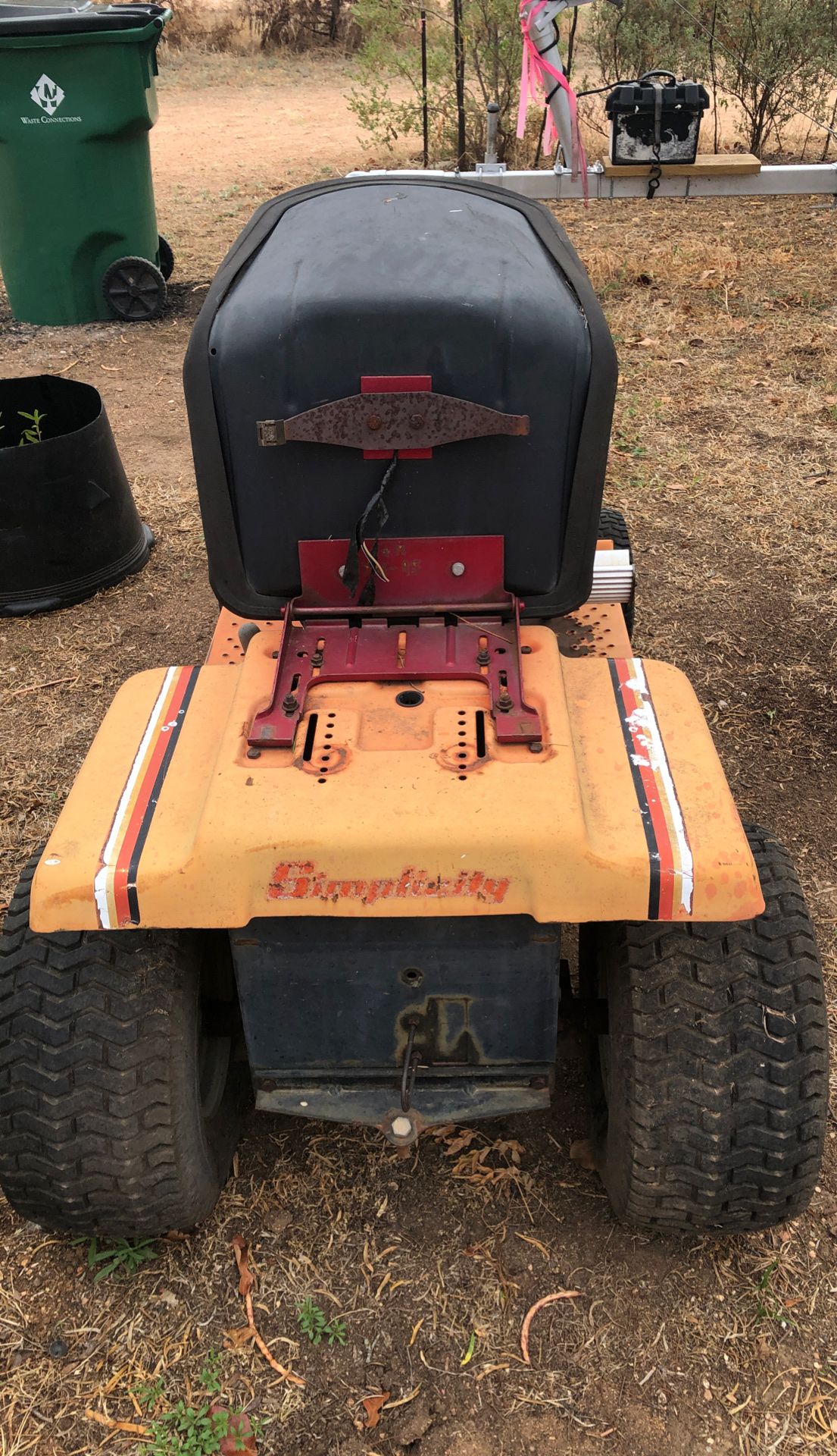 Simplicity 5212.5 hydrostatic tractor. for Sale in Buchanan Dam, TX