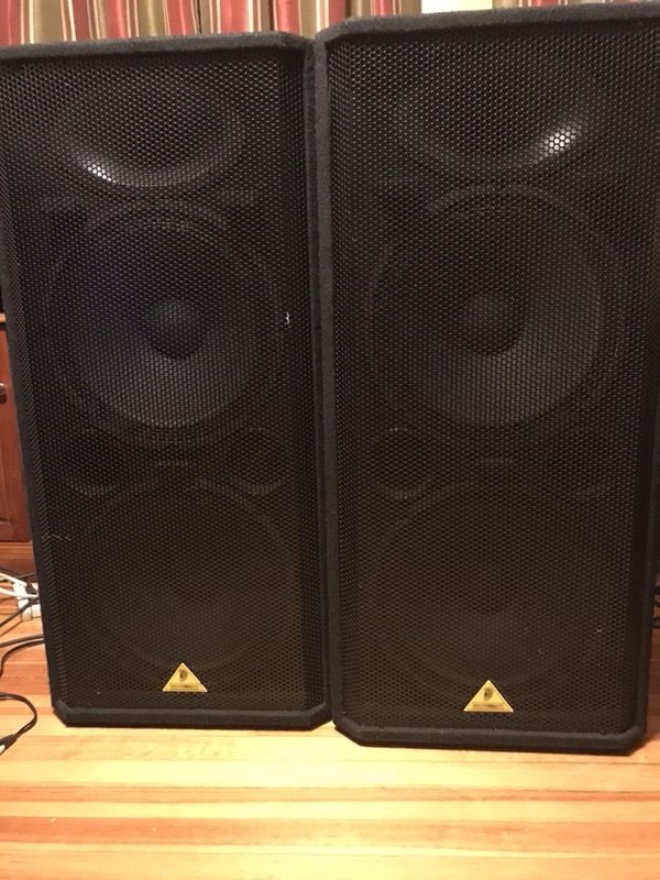 BEHRINGER Speakers. (Eurolive VP 2520) Professional 2000 Watts.
