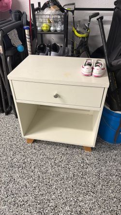 Night stand white