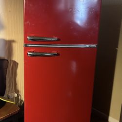 Galanz Retro Refrigerator