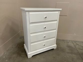 NEW CLASSIC White Farmhouse Style 4 Drawer Dresser