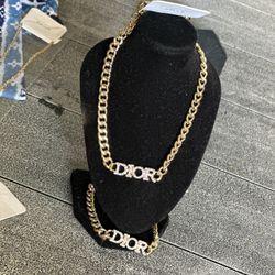 Necklace & Bracelet/ Collar & Pulsera