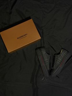 Burberry (BLACK)