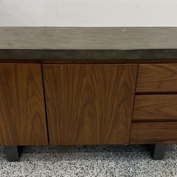 Mid Century Modern Walnut TV Stand / Media Console / Credenza