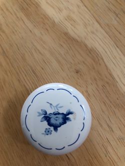 Blue and white cabinet door knobs