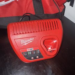M12 Charger 