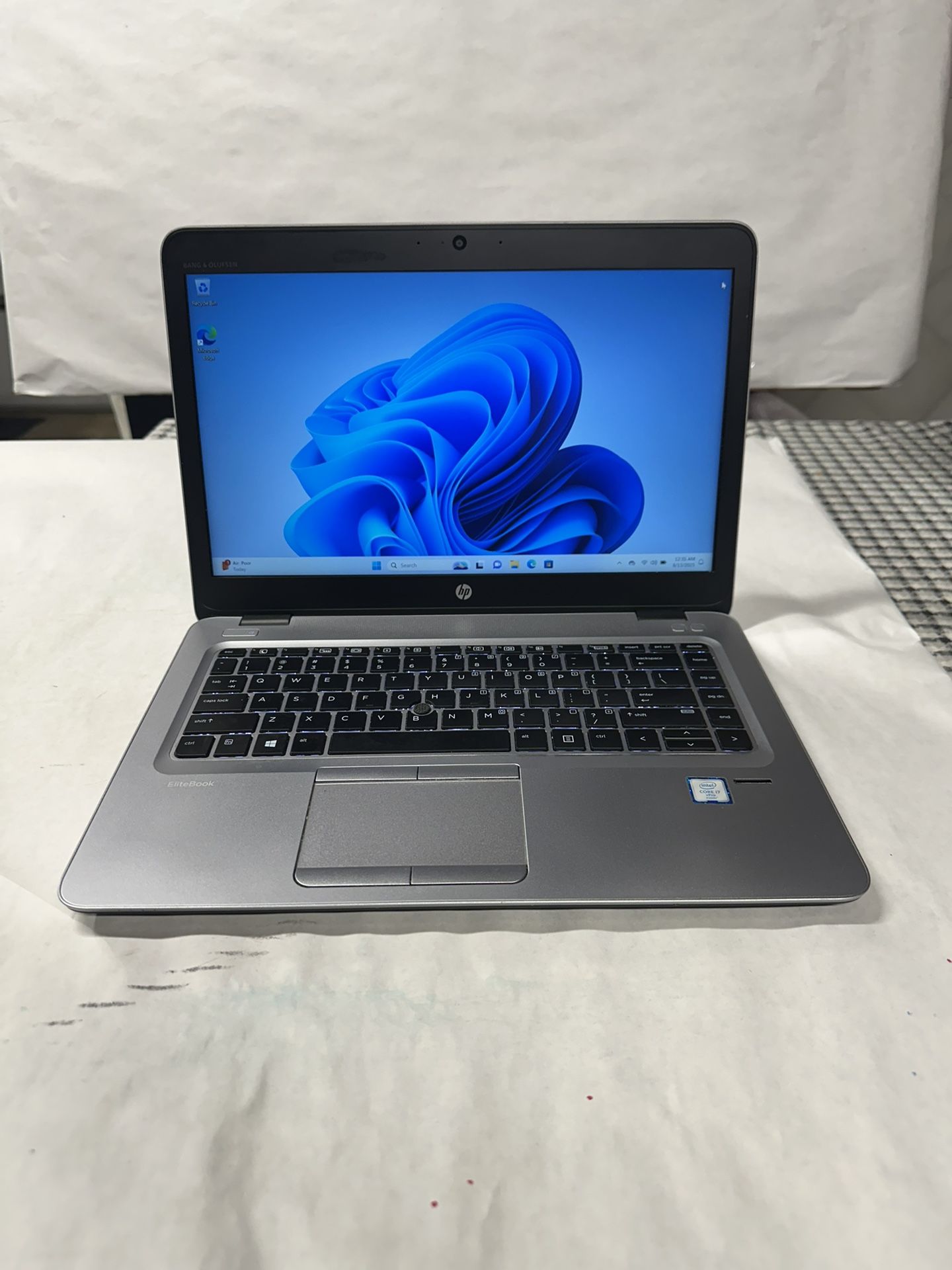 Laptop HP Elite Book 840 g3 i7 Good Condition price is firm Read description