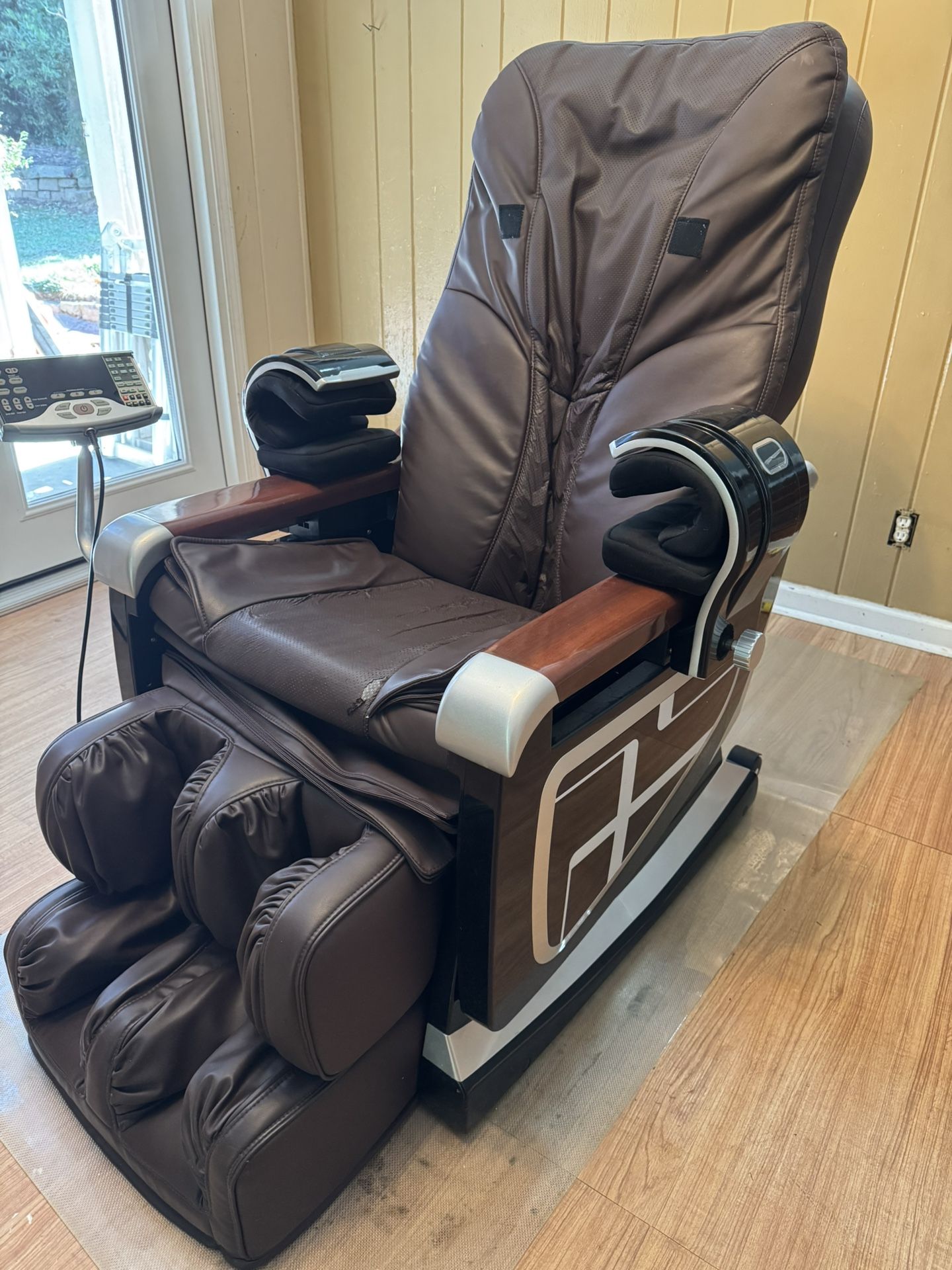 Massage Chair (Beauty Health)