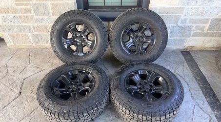 18’ Silverado Tahoe Suburban Sierra Denali Yukon Glossy Black Wheels Tires 6 Lug